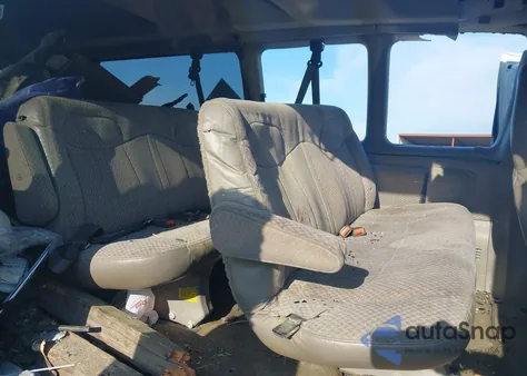 2001 Chevrolet Express from USA, damaged, VIN 1GAHG39RK11218372